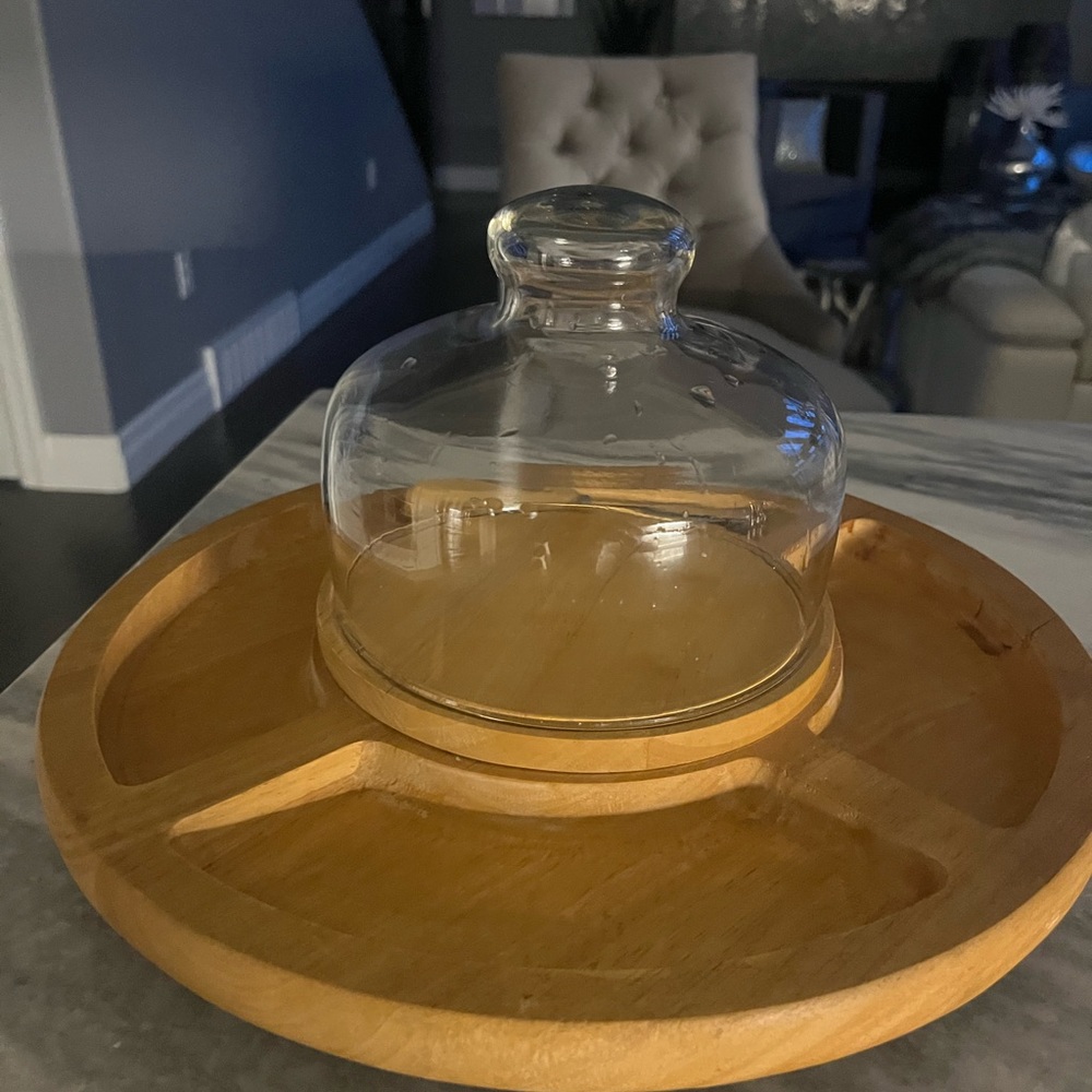 Vintage 🧀glass domed cheese 🧀 board just in time for summer 🌞genuine wood 🧀